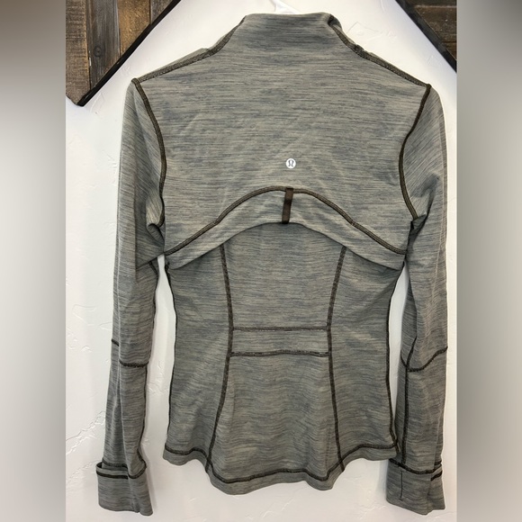 Lululemon Define Jacket Wee Are From Space Sage Dark Olive!EUC Size 6 - Picture 4 of 6